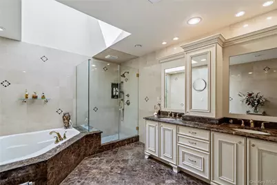 265 Sparrow Drive #265, Manhasset, NY 11030 - Photo 14
