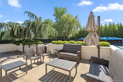 265 Sparrow Drive #265, Manhasset, NY 11030 - Photo 18