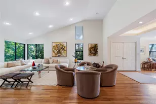 265 Sparrow Dr, Manhasset, NY 11030 - Photo 2