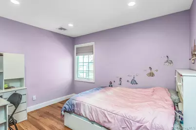 233 Collins Avenue, Williston Park, NY 11596 - Photo 22