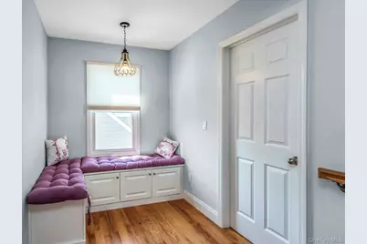 233 Collins Avenue, Williston Park, NY 11596 - Photo 16