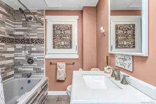 233 Collins Ave, Williston Park, NY 11596 - Photo 14