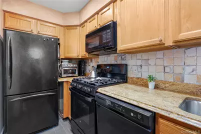 398 Cortlandt Avenue #8, Mamaroneck, NY 10543 - Photo 12