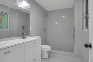 6 Burbury Ln, Great Neck, NY 11023 - Photo 18