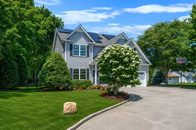 44 Merritts Path, Rocky Point, NY 11778 - Photo 2