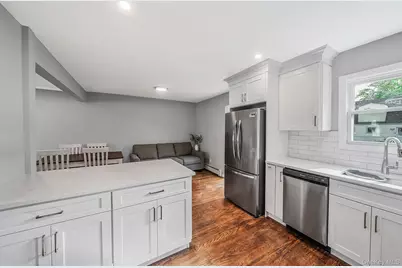 192 W 18th Street, Deer Park, NY 11729 - Photo 16