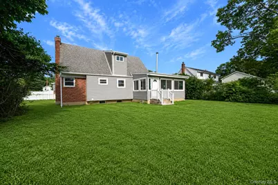192 W 18th Street, Deer Park, NY 11729 - Photo 6