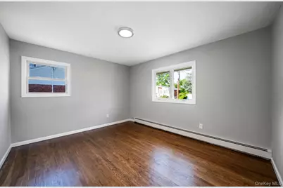192 W 18th Street, Deer Park, NY 11729 - Photo 22