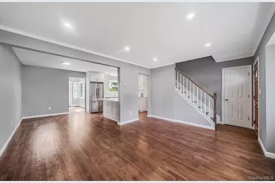 192 W 18th Street, Deer Park, NY 11729 - Photo 10