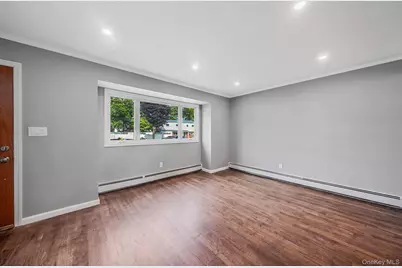 192 W 18th Street, Deer Park, NY 11729 - Photo 8