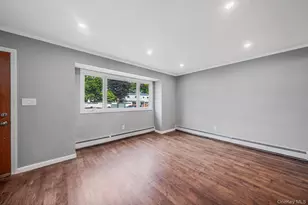 192 W 18th St, Deer Park, NY 11729 - Photo 8