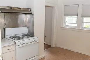 209 Sherman St, Lynbrook, NY 11563 - Photo 8