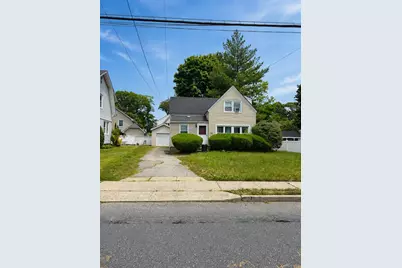 196 Rocklyn Avenue, Lynbrook, NY 11563 - Photo 1
