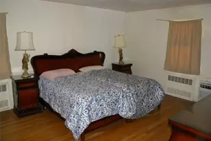 28-10 210th Pl, Bayside, NY 11360 - Photo 8
