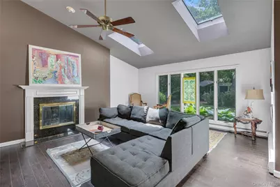 21 Martha Court, Centerport, NY 11721 - Photo 10