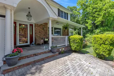 21 Martha Court, Centerport, NY 11721 - Photo 2