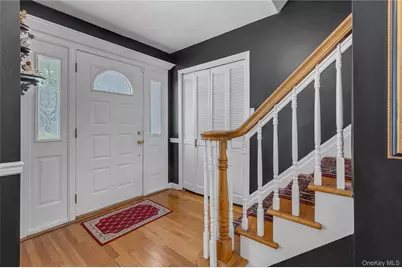 21 Martha Court, Centerport, NY 11721 - Photo 4