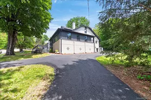 584 Shore Dr, New Windsor, NY 12553 - Photo 4