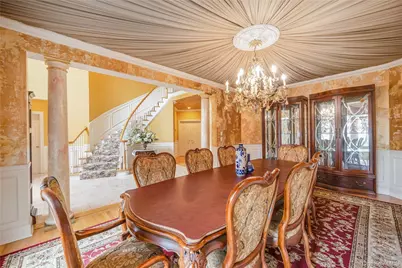 47 Pembroke Drive, Glen Cove, NY 11542 - Photo 6