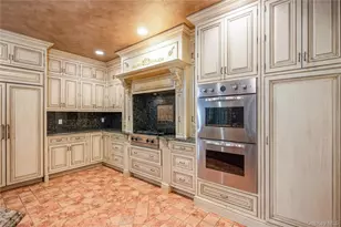 47 Pembroke Dr, Glen Cove, NY 11542 - Photo 18