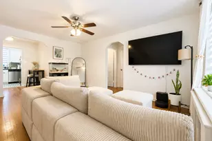 35-21 205th St, Bayside, NY 11361 - Photo 4
