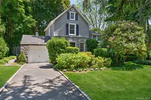 136 Lodge Ave, Huntington Station, NY 11746 - Photo 2