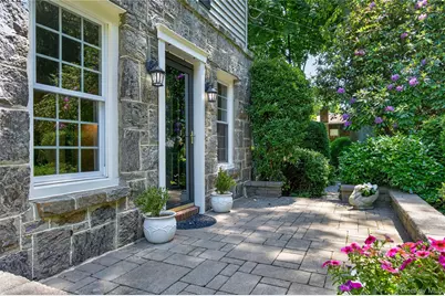 136 Lodge Avenue, Huntington Station, NY 11746 - Photo 4