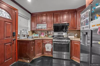 6906 Fresh Meadow Lane, Fresh Meadows, NY 11365 - Photo 6