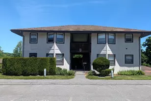 17 Hastings Ct, Jefferson Valley, NY 10598 - Photo 2