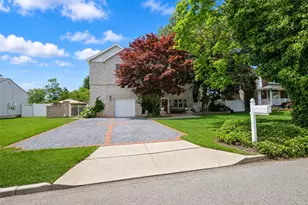 6 Naybor Ave, Medford, NY 11763 - Photo 2