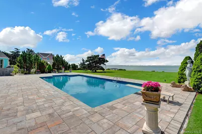 6 Last Lane, Hampton Bays, NY 11946 - Photo 4