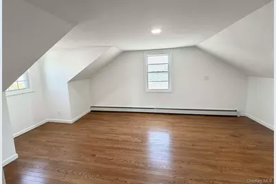 135 Barwick Boulevard, Mineola, NY 11501 - Photo 14