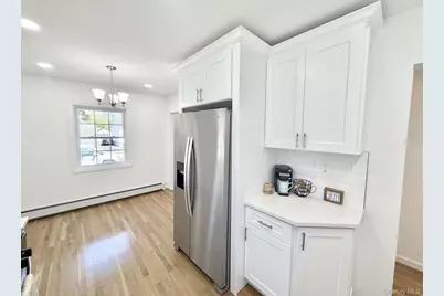 135 Barwick Boulevard, Mineola, NY 11501 - Photo 4