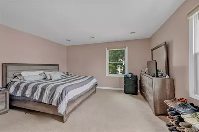 11 Nesaquake Avenue #2nd Fl, Port Washington, NY 11050 - Photo 6