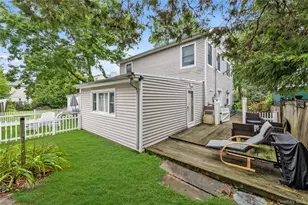 11 Nesaquake Ave, Port Washington, NY 11050 - Photo 12