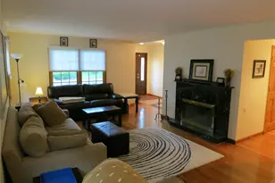 100 Rockywood Rd, Manhasset, NY 11030 - Photo 4