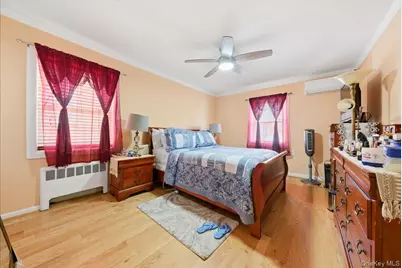 2752 Fish Avenue, Bronx, NY 10469 - Photo 10