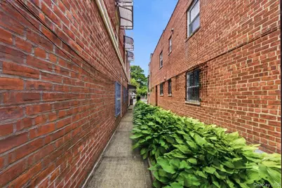 2752 Fish Avenue, Bronx, NY 10469 - Photo 28