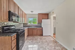 145-63 181st St, Springfield Gardens, NY 11413 - Photo 8