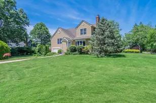 22 Andover Rd, Port Washington, NY 11050 - Photo 2