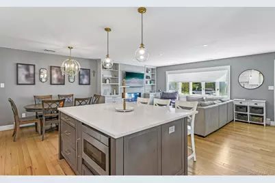 93 Crest Road W, Merrick, NY 11566 - Photo 8