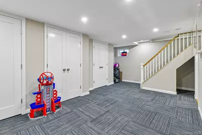 93 Crest Road W, Merrick, NY 11566 - Photo 20