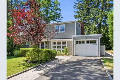 19 Radcliff Avenue, Port Washington, NY 11050 - Photo 2