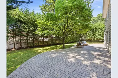 19 Radcliff Avenue, Port Washington, NY 11050 - Photo 18