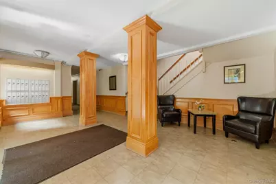 60 White Oak Street #2F, New Rochelle, NY 10801 - Photo 2