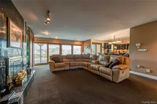 164 W Islip Rd, West Islip, NY 11795 - Photo 12