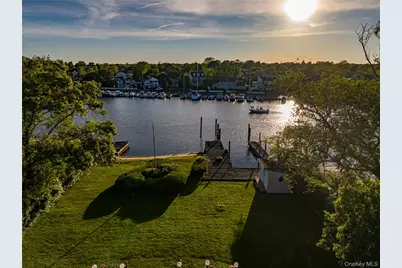 164 W Islip Road, West Islip, NY 11795 - Photo 30