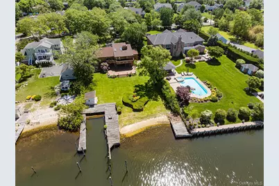 164 W Islip Road, West Islip, NY 11795 - Photo 2