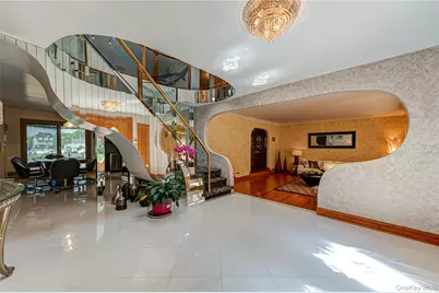 164 W Islip Road, West Islip, NY 11795 - Photo 6