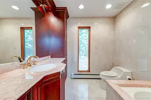 164 W Islip Rd, West Islip, NY 11795 - Photo 20